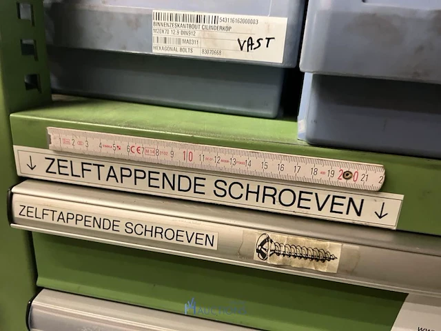 Grote partij metrische en zelftappende schroeven - afbeelding 118 van  202
