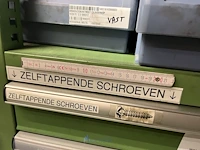 Grote partij metrische en zelftappende schroeven - afbeelding 118 van  202