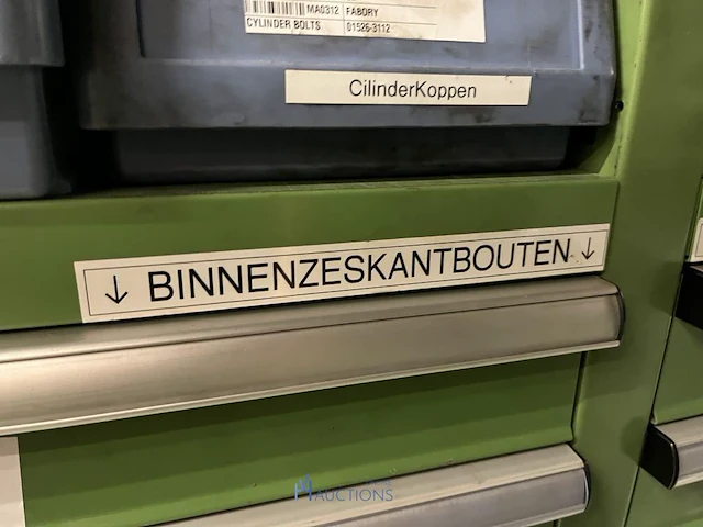 Grote partij metrische en zelftappende schroeven - afbeelding 119 van  202