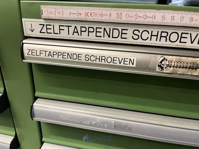 Grote partij metrische en zelftappende schroeven - afbeelding 120 van  202