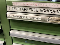 Grote partij metrische en zelftappende schroeven - afbeelding 120 van  202