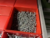Grote partij metrische en zelftappende schroeven - afbeelding 121 van  202