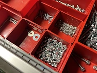 Grote partij metrische en zelftappende schroeven - afbeelding 125 van  202