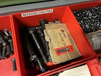 Grote partij metrische en zelftappende schroeven - afbeelding 142 van  202