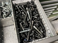 Grote partij metrische en zelftappende schroeven - afbeelding 154 van  202