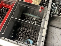 Grote partij metrische en zelftappende schroeven - afbeelding 165 van  202