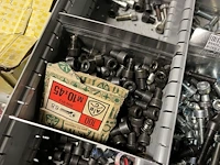 Grote partij metrische en zelftappende schroeven - afbeelding 168 van  202