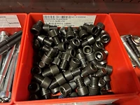 Grote partij metrische en zelftappende schroeven - afbeelding 177 van  202