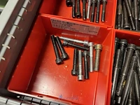 Grote partij metrische en zelftappende schroeven - afbeelding 191 van  202