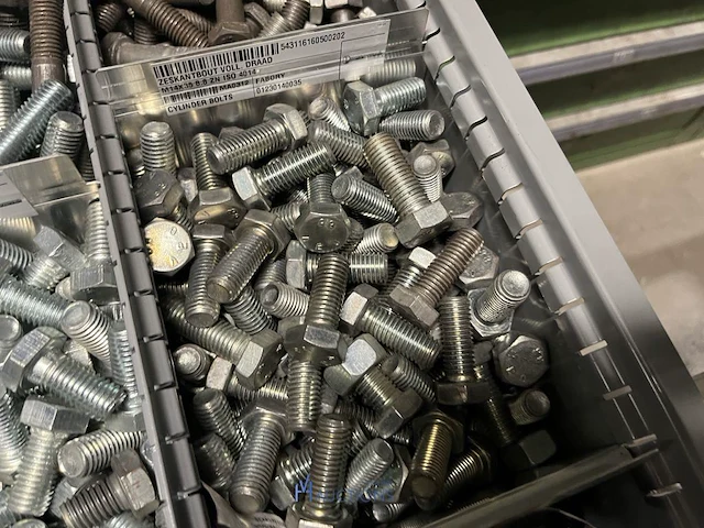 Grote partij metrische zeskantbouten - afbeelding 18 van  232