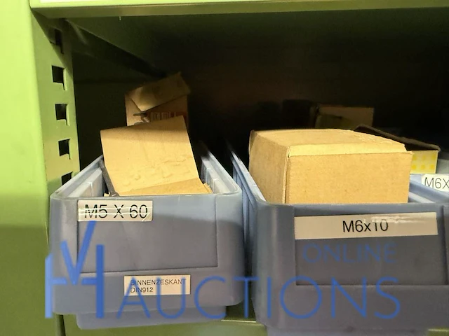 Grote partij metrische zeskantbouten - afbeelding 68 van  232