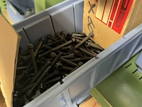 Grote partij metrische zeskantbouten - afbeelding 149 van  232