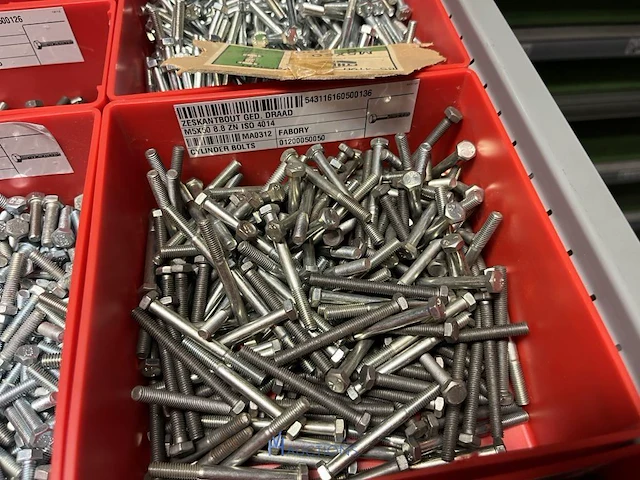 Grote partij metrische zeskantbouten - afbeelding 150 van  232