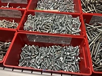 Grote partij metrische zeskantbouten - afbeelding 152 van  232