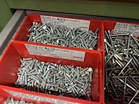 Grote partij metrische zeskantbouten - afbeelding 164 van  232