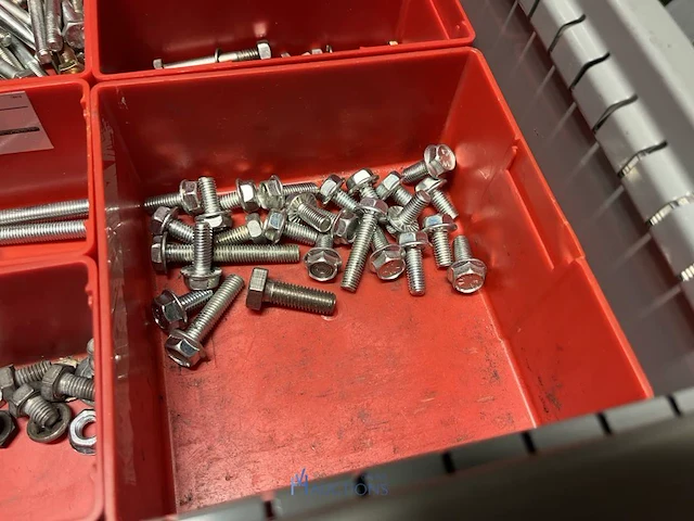 Grote partij metrische zeskantbouten - afbeelding 184 van  232