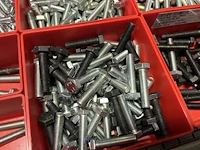 Grote partij metrische zeskantbouten - afbeelding 214 van  232