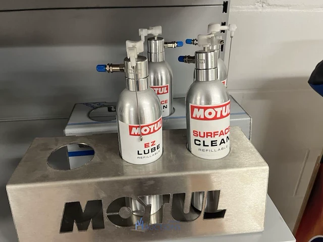 Grote partij motul winkelinrichting en onderhoudsproducten - afbeelding 2 van  20
