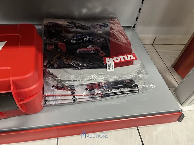 Grote partij motul winkelinrichting en onderhoudsproducten - afbeelding 6 van  20