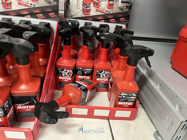 Grote partij motul winkelinrichting en onderhoudsproducten - afbeelding 9 van  20