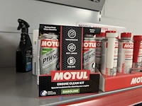 Grote partij motul winkelinrichting en onderhoudsproducten - afbeelding 15 van  20