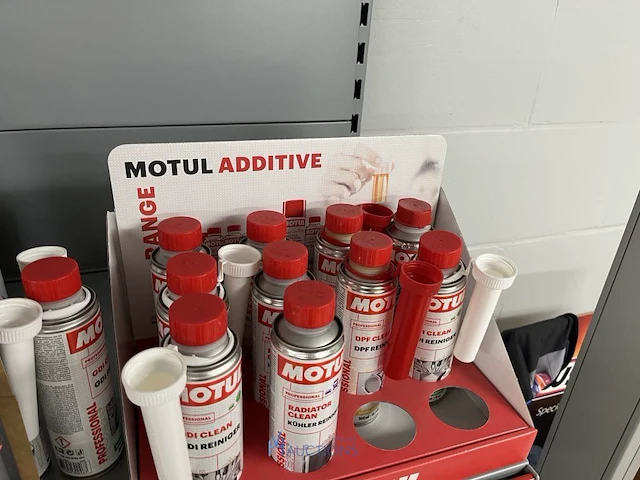 Grote partij motul winkelinrichting en onderhoudsproducten - afbeelding 17 van  20