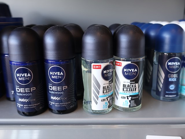 Grote partij nivea (plm 90) - afbeelding 3 van  6