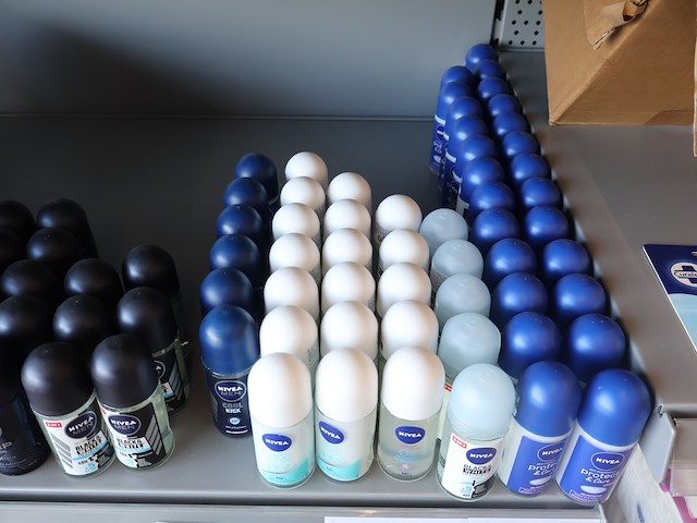 Grote partij nivea (plm 90) - afbeelding 5 van  6