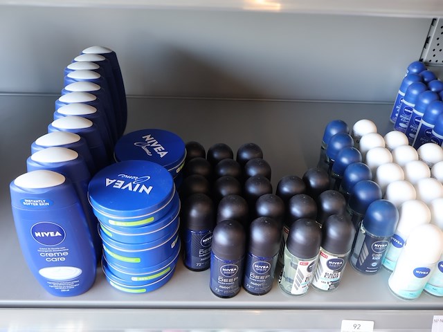 Grote partij nivea (plm 90) - afbeelding 6 van  6