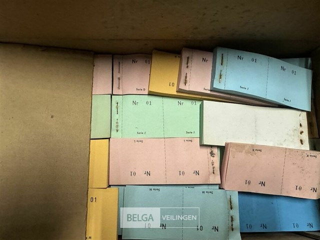 Grote partij nummers voor foyer - afbeelding 8 van  9