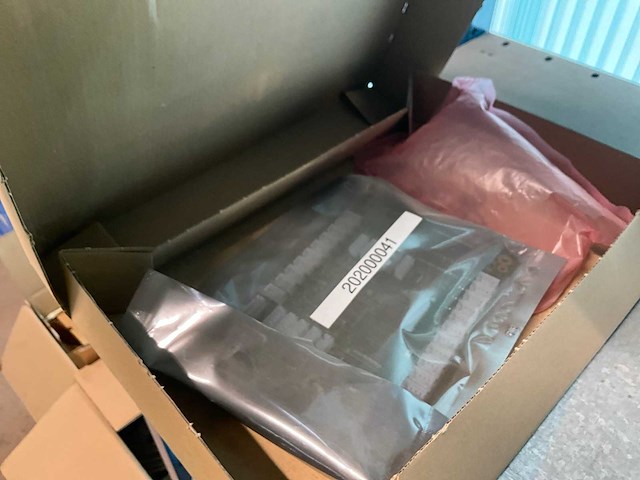 Grote partij onderdelen knapp - afbeelding 2 van  36