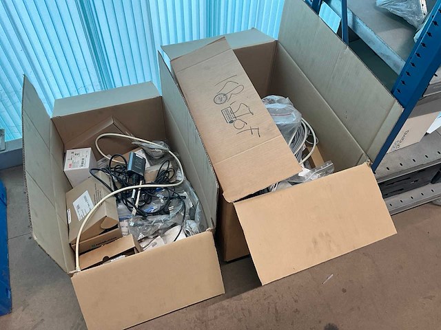 Grote partij onderdelen knapp - afbeelding 30 van  36