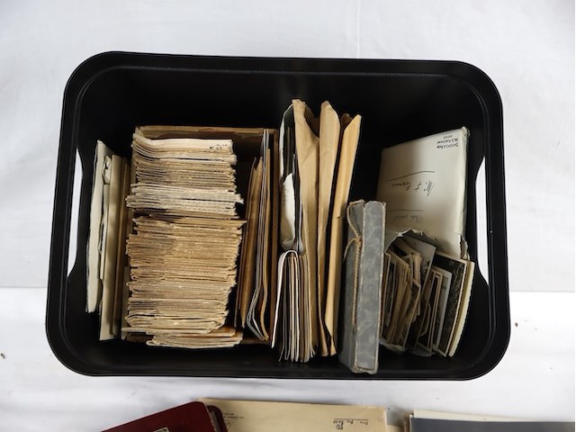 Grote partij oude foto's - afbeelding 2 van  7