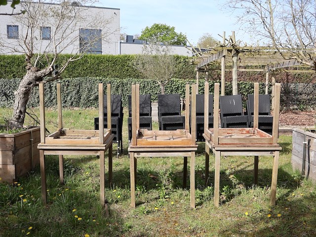 Grote partij outdoor tafels en stoelen - afbeelding 1 van  10