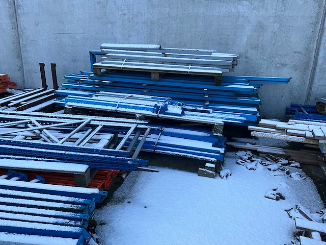 Grote partij pallet en draagarmstelling onderdelen - afbeelding 5 van  14