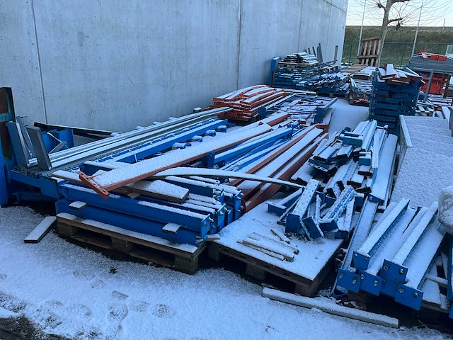 Grote partij pallet en draagarmstelling onderdelen - afbeelding 11 van  14