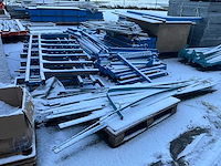 Grote partij pallet en draagarmstelling onderdelen - afbeelding 13 van  14