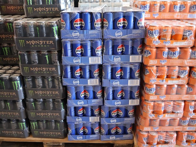 Grote partij pepsi 24x33cl (plm 15) - afbeelding 1 van  5
