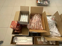 Grote partij plastic cateringbenodigdheden - afbeelding 2 van  6