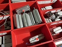 Grote partij pneumatische cilinders en toebehoren - afbeelding 3 van  204