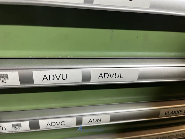Grote partij pneumatische cilinders en toebehoren - afbeelding 16 van  204