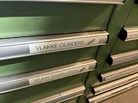 Grote partij pneumatische cilinders en toebehoren - afbeelding 37 van  204