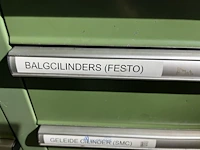 Grote partij pneumatische cilinders en toebehoren - afbeelding 55 van  204
