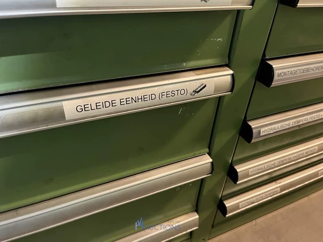 Grote partij pneumatische cilinders en toebehoren - afbeelding 56 van  204