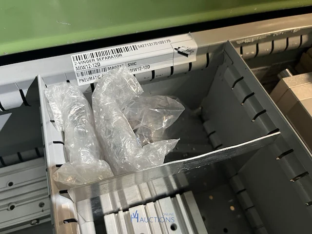Grote partij pneumatische cilinders en toebehoren - afbeelding 85 van  204