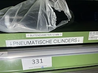 Grote partij pneumatische cilinders en toebehoren - afbeelding 79 van  204