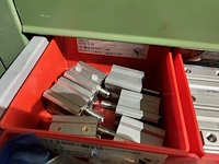 Grote partij pneumatische cilinders en toebehoren - afbeelding 92 van  204