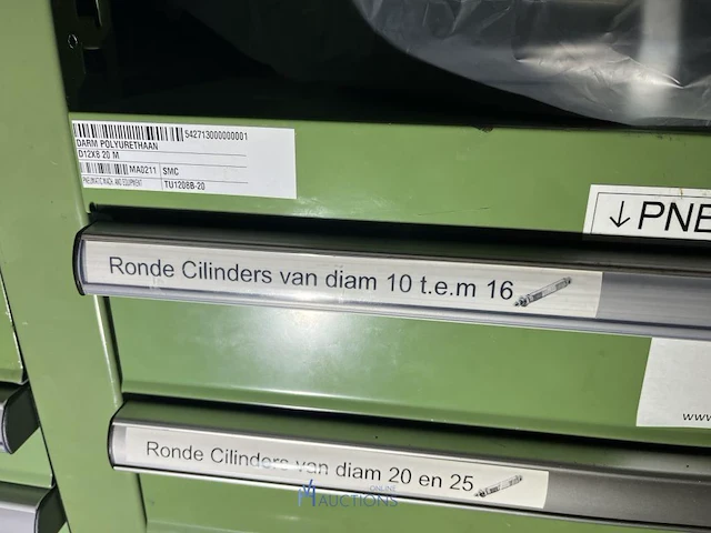 Grote partij pneumatische cilinders en toebehoren - afbeelding 90 van  204