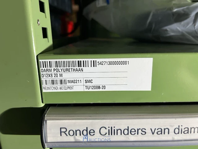 Grote partij pneumatische cilinders en toebehoren - afbeelding 105 van  204