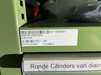 Grote partij pneumatische cilinders en toebehoren - afbeelding 105 van  204